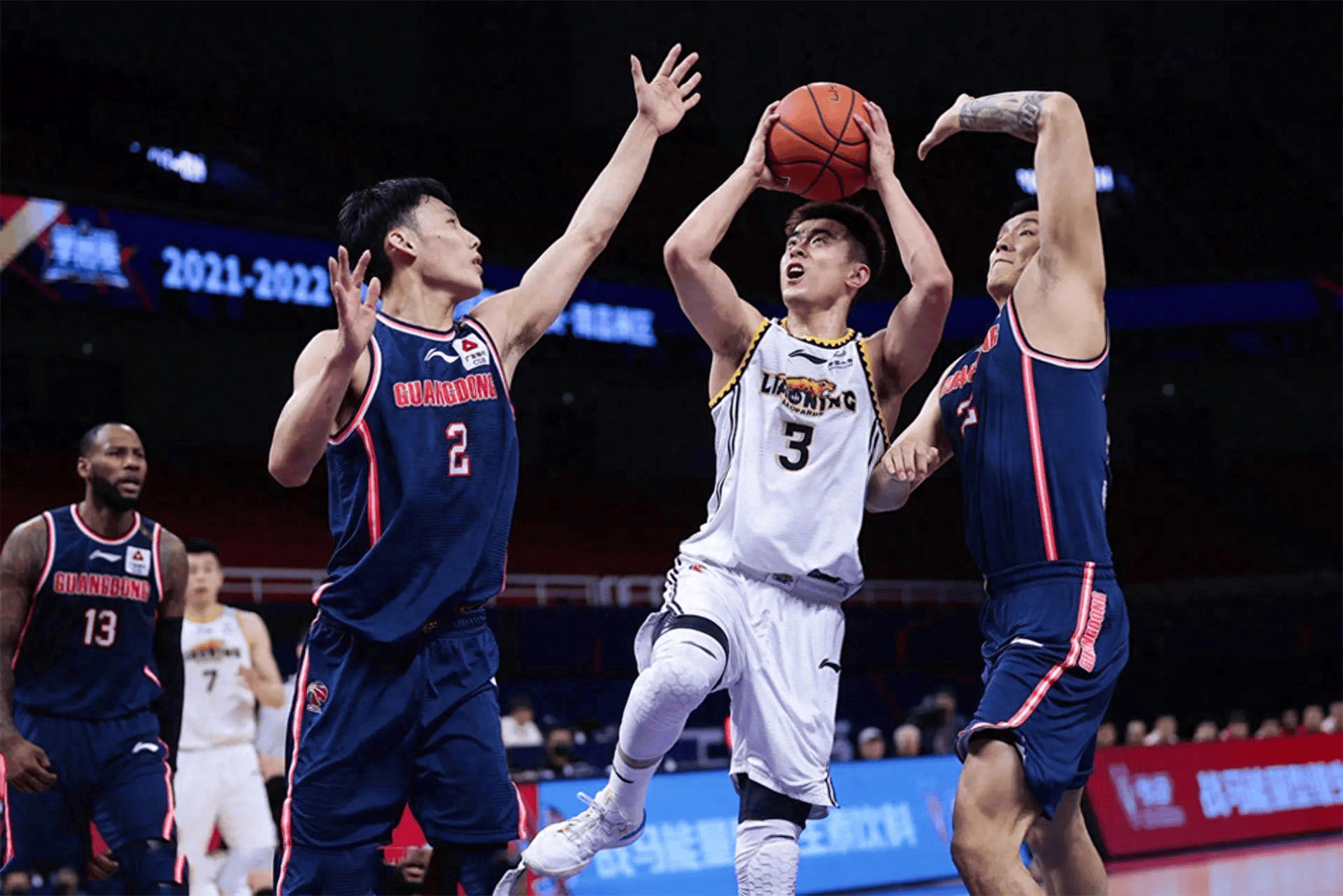 张镇麟涉腐败问题遭NBA球队开除，CBA前景蒙尘