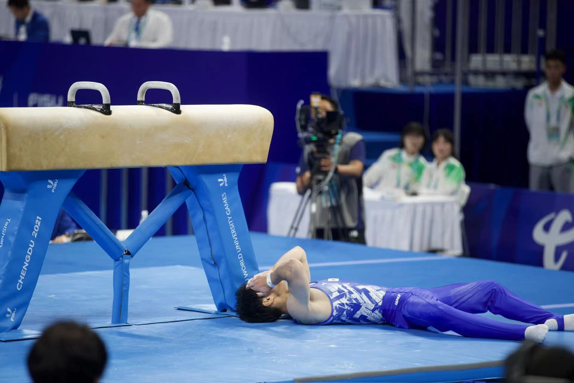 意大利选手勇夺男子体操冠军