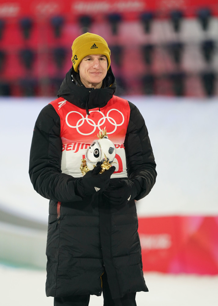 B体育-挪威滑雪选手实力悍然，领先全场夺冠！